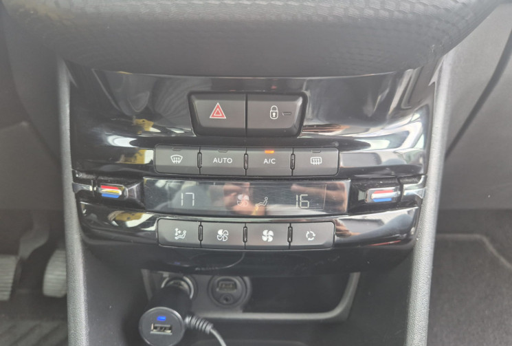 Peugeot 208 I 1.6 VTi 120 CV ALLURE * CARPLAY * CLIMATISATION * TOIT PANORAMIQUE * CARNET COMPLET 
