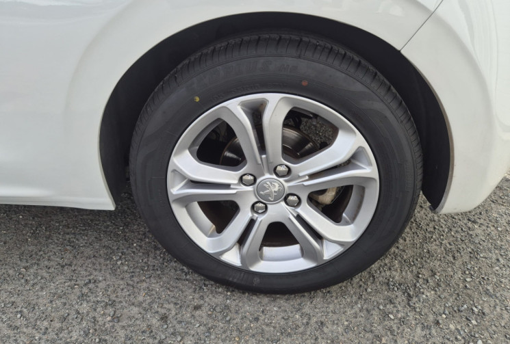 Peugeot 208 I 1.6 VTi 120 CV ALLURE * CARPLAY * CLIMATISATION * TOIT PANORAMIQUE * CARNET COMPLET 