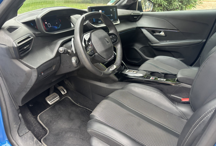 Peugeot 208 130ch EAT8 GT - ENTRETIEN A JOUR - CAMERA DE RECUL - CARPLAY - TOIT PANORAMIQUE 