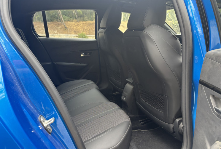 Peugeot 208 130ch EAT8 GT - ENTRETIEN A JOUR - CAMERA DE RECUL - CARPLAY - TOIT PANORAMIQUE 