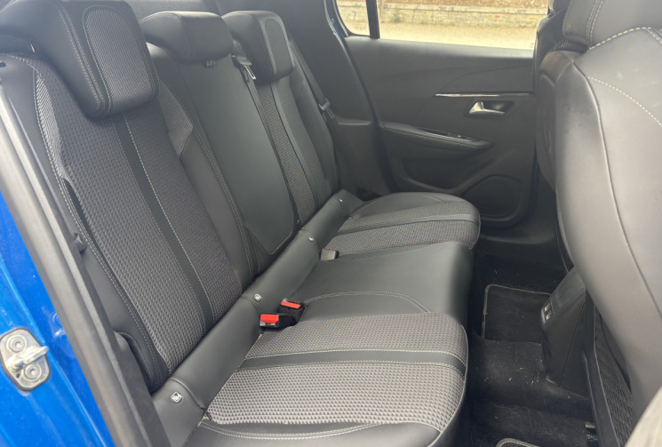 Peugeot 208 130ch EAT8 GT - ENTRETIEN A JOUR - CAMERA DE RECUL - CARPLAY - TOIT PANORAMIQUE 