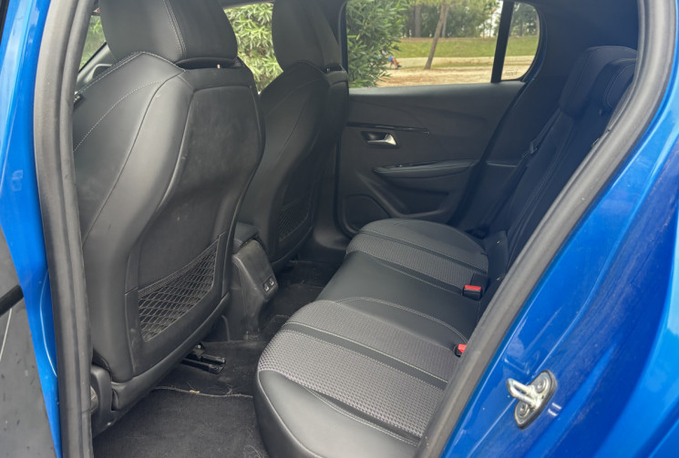 Peugeot 208 130ch EAT8 GT - ENTRETIEN A JOUR - CAMERA DE RECUL - CARPLAY - TOIT PANORAMIQUE 