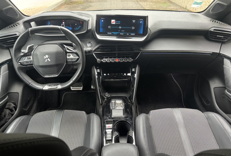 Peugeot 208 130ch EAT8 GT - ENTRETIEN A JOUR - CAMERA DE RECUL - CARPLAY - TOIT PANORAMIQUE 