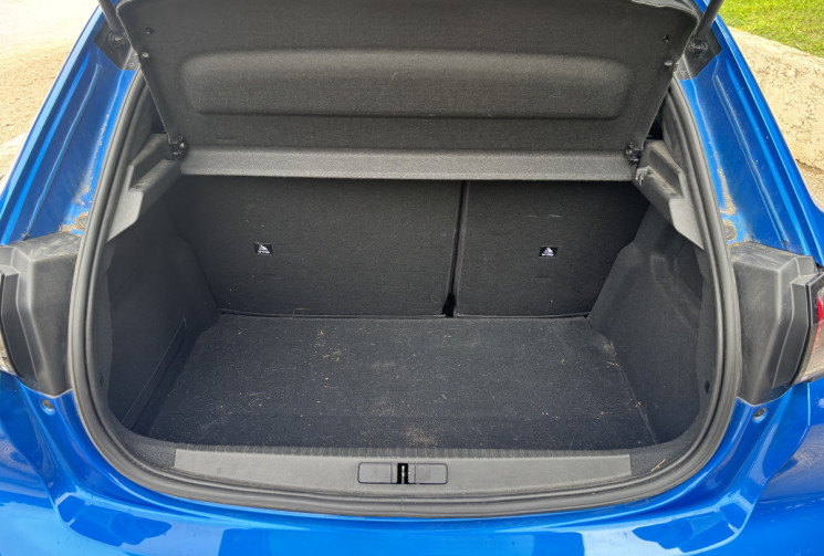 Peugeot 208 130ch EAT8 GT - ENTRETIEN A JOUR - CAMERA DE RECUL - CARPLAY - TOIT PANORAMIQUE 