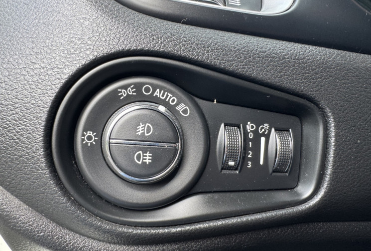 Jeep Renegade Jeep / Régulateur de vitesse / attelage / cuir 