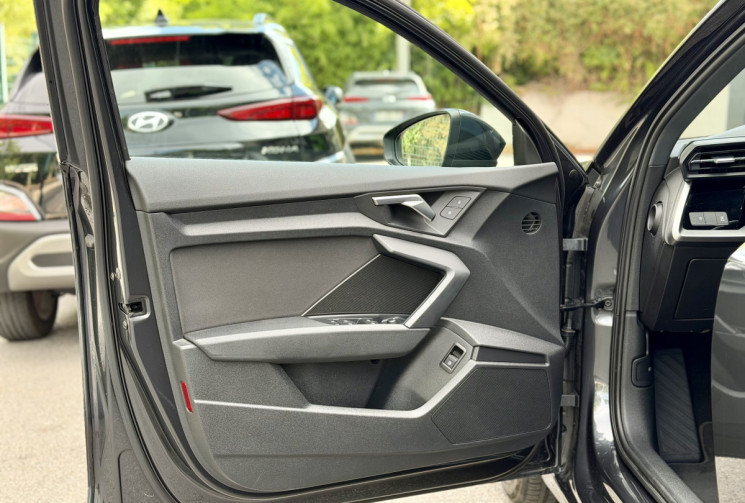 Audi A3 SPORTBACK 40 TFSI-e 204 Design S-Tronic 6 / Rechargeable / CarPlay / Sièges chaufs / Caméra 