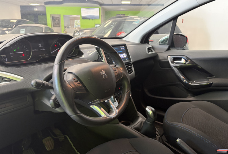Peugeot 208 1.2 82 CH STYLE DISTRIBUTION OK