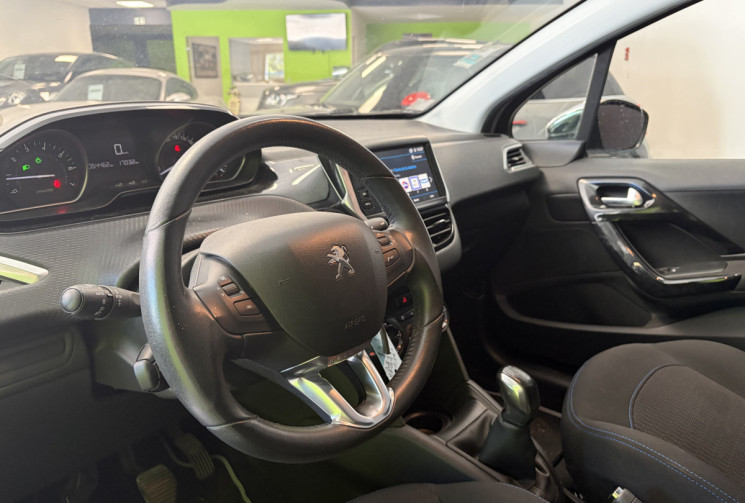 Peugeot 208 1.2 82 CH STYLE DISTRIBUTION OK