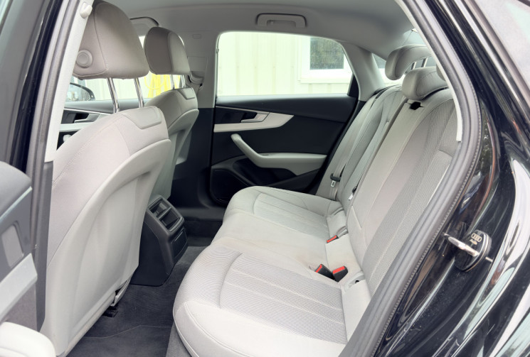 Audi A4 Limousine 2.0 TDI 150 ch Business Line -Apple Carplay-Entretiens OK-Garantie 12 Mois