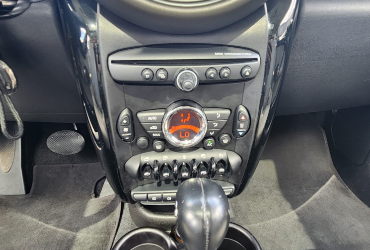 Mini Cooper  2 (R60) COUNTRYMAN 2.0 D 112 /BOITE AUTOMATIQUE /  BUSINESS TRIP / TRÉS BON ÉTAT 