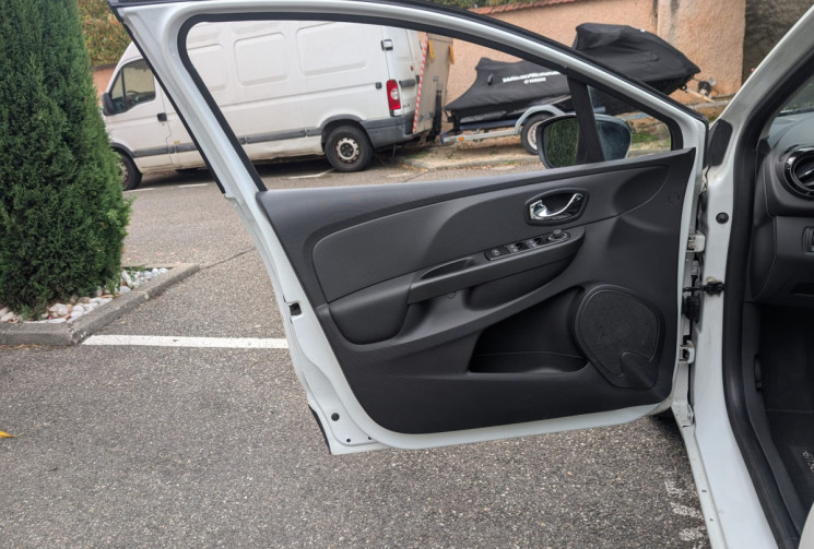 Renault Clio IV 0.9 TCe 90 Ch Limited / Kit de distribution neuf