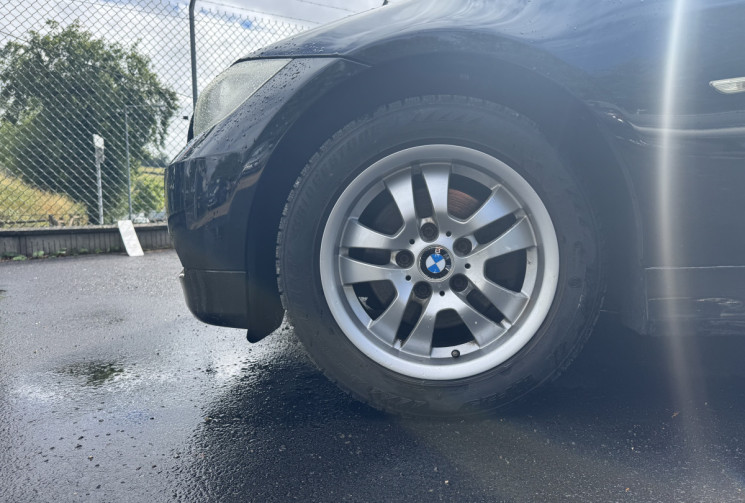 BMW Série 3 BMW 318i 143ch E90 / 2ème main / 2007 / 160800km / Régulateur / Climatisation / Garantie