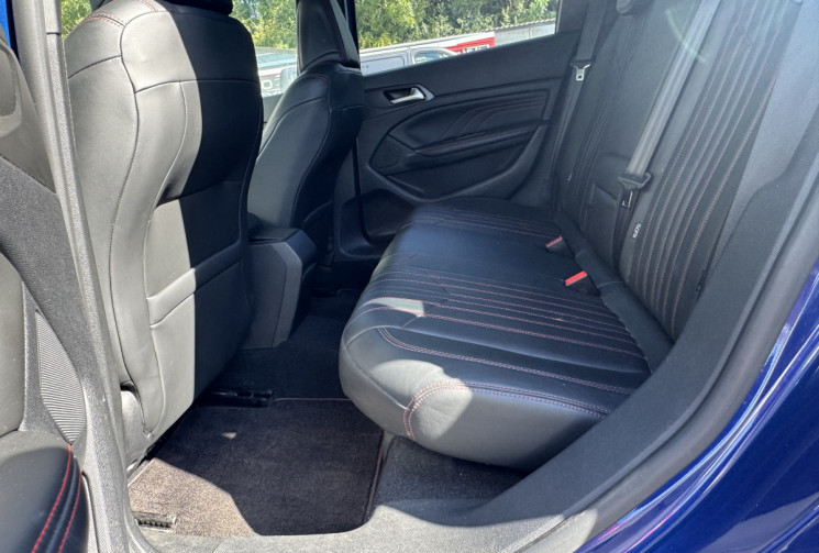 Peugeot 308 SW Peugeot 308 GT 205ch SW / 2015 / 104850km / Toit pano / Carnet / Audio Denon / Blueto