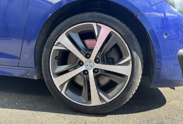 Peugeot 308 SW Peugeot 308 GT 205ch SW / 2015 / 104850km / Toit pano / Carnet / Audio Denon / Blueto