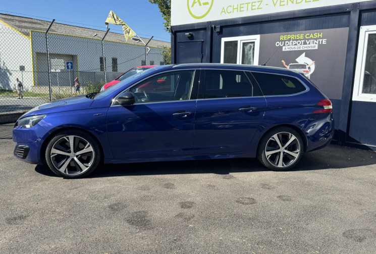 Peugeot 308 SW Peugeot 308 GT 205ch SW / 2015 / 104850km / Toit pano / Carnet / Audio Denon / Blueto