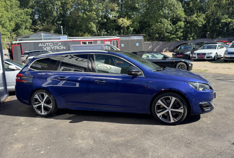 Peugeot 308 SW Peugeot 308 GT 205ch SW / 2015 / 104850km / Toit pano / Carnet / Audio Denon / Blueto