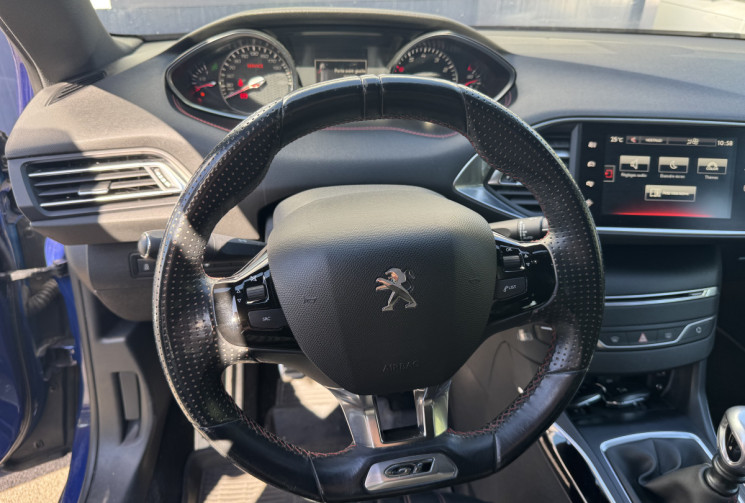 Peugeot 308 SW Peugeot 308 GT 205ch SW / 2015 / 104850km / Toit pano / Carnet / Audio Denon / Blueto
