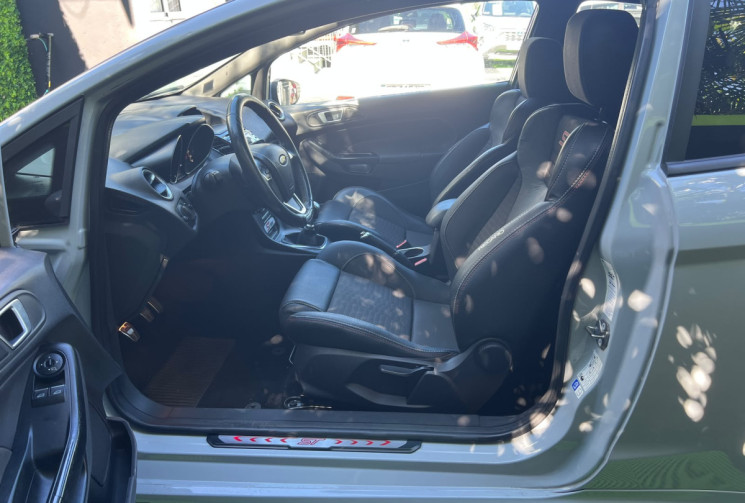 Ford Fiesta  VI Phase 2 ST 1.6 T EcoBoost 16V 200 cv ST