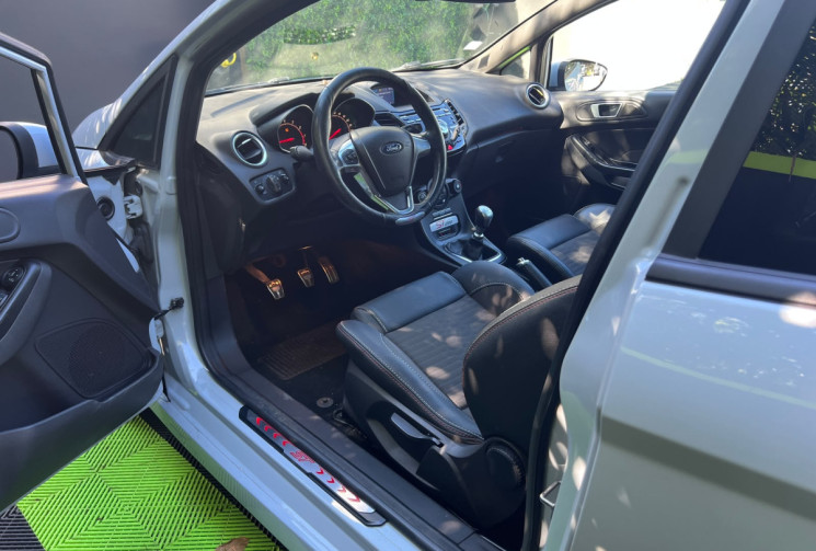 Ford Fiesta  VI Phase 2 ST 1.6 T EcoBoost 16V 200 cv ST