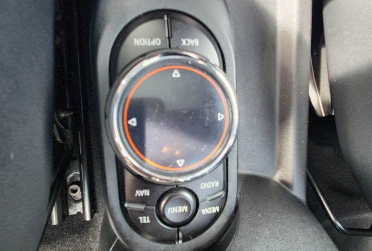 Mini Cooper  3 (F56)  S 192 / BOITE AUTO / TRES BON ÉTAT / CHILI / YOURS OFF WHITE