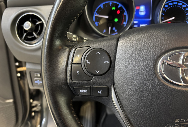 Toyota AURIS Dynamic Hatchback 1.6 D-4D 112 ch / Suivi d'entretien disponible