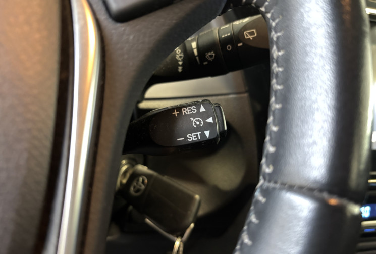 Toyota AURIS Dynamic Hatchback 1.6 D-4D 112 ch / Suivi d'entretien disponible