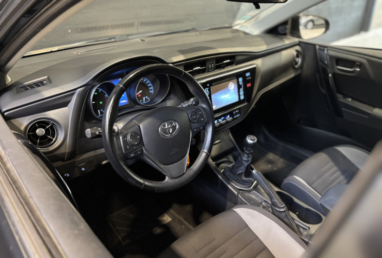 Toyota AURIS Dynamic Hatchback 1.6 D-4D 112 ch / Suivi d'entretien disponible