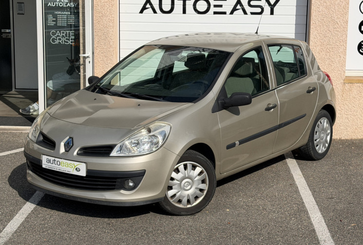 Renault Clio 1.2 TCe 100 ch Dynamique 5p / Clim auto / Vitres AV elec / Feux auto