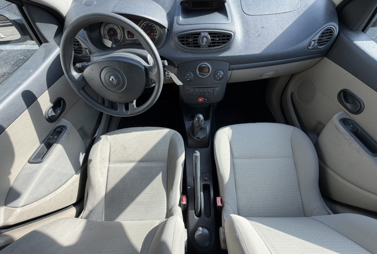 Renault Clio 1.2 TCe 100 ch Dynamique 5p / Clim auto / Vitres AV elec / Feux auto