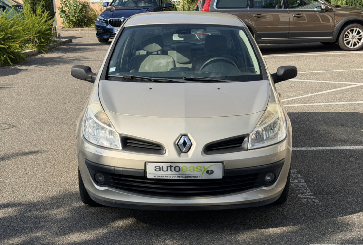 Renault Clio 1.2 TCe 100 ch Dynamique 5p / Clim auto / Vitres AV elec / Feux auto