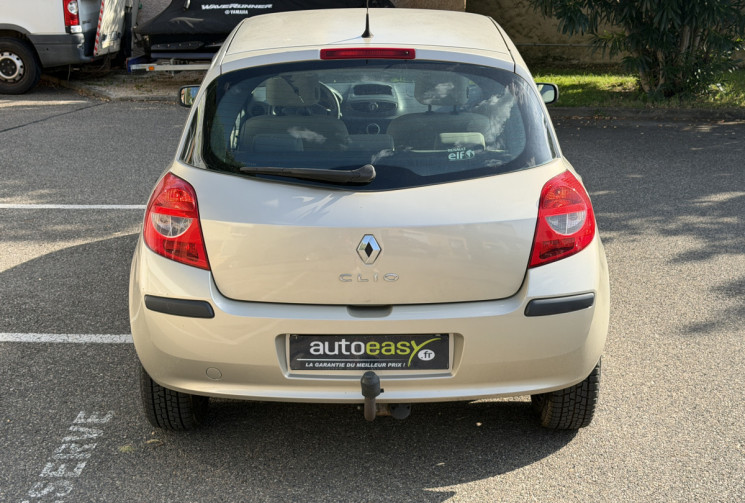 Renault Clio 1.2 TCe 100 ch Dynamique 5p / Clim auto / Vitres AV elec / Feux auto