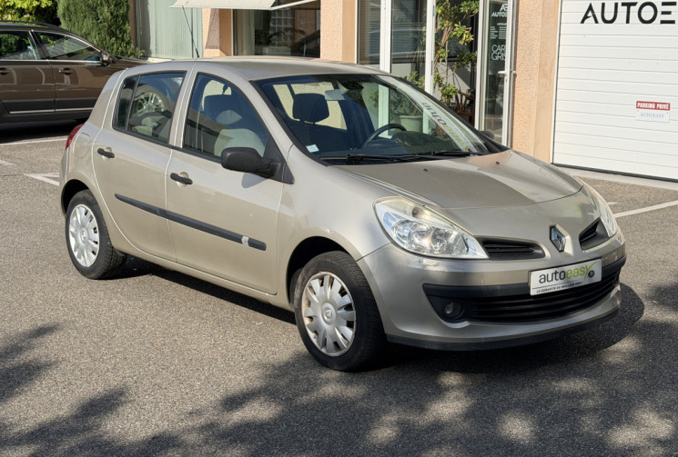 Renault Clio 1.2 TCe 100 ch Dynamique 5p / Clim auto / Vitres AV elec / Feux auto