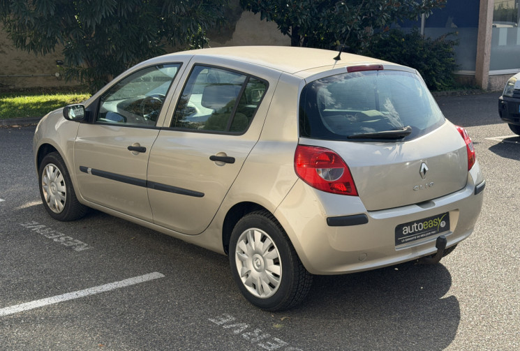 Renault Clio 1.2 TCe 100 ch Dynamique 5p / Clim auto / Vitres AV elec / Feux auto