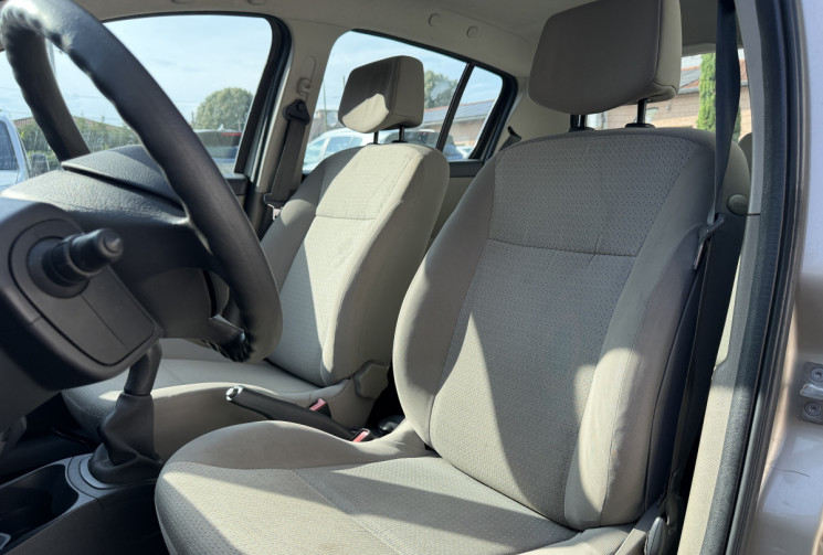 Renault Clio 1.2 TCe 100 ch Dynamique 5p / Clim auto / Vitres AV elec / Feux auto