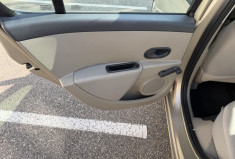 Renault Clio 1.2 TCe 100 ch Dynamique 5p / Clim auto / Vitres AV elec / Feux auto