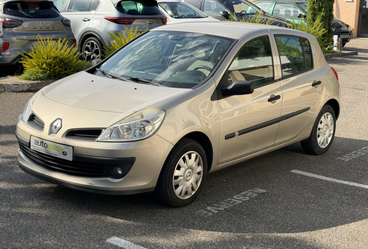 Renault Clio 1.2 TCe 100 ch Dynamique 5p / Clim auto / Vitres AV elec / Feux auto