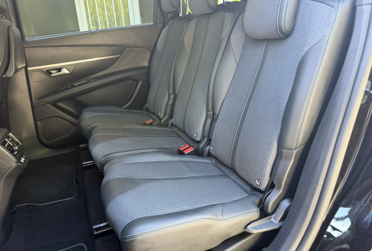 Peugeot 5008 1.2 THP 130 EAT8  Allure 7 Places / CarPlay / Caméra de recul / FULL Entretien Suivi
