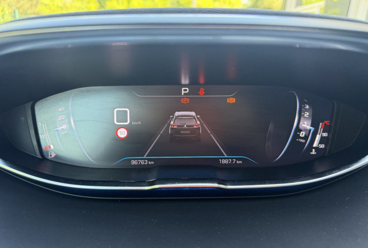 Peugeot 5008 1.2 THP 130 EAT8  Allure 7 Places / CarPlay / Caméra de recul / FULL Entretien Suivi