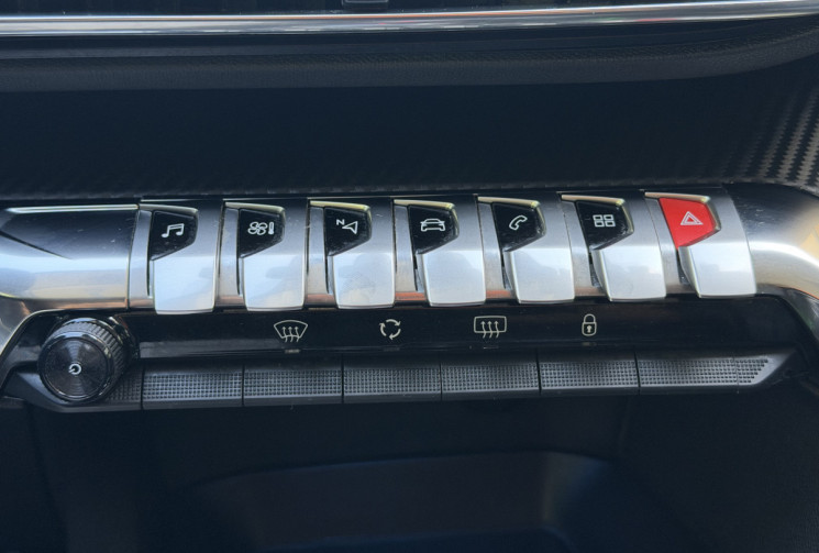 Peugeot 5008 1.2 THP 130 EAT8  Allure 7 Places / CarPlay / Caméra de recul / FULL Entretien Suivi