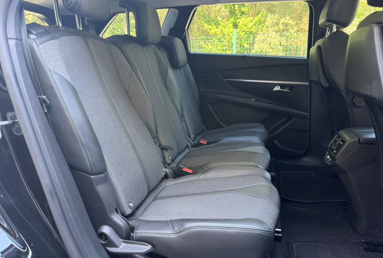 Peugeot 5008 1.2 THP 130 EAT8  Allure 7 Places / CarPlay / Caméra de recul / FULL Entretien Suivi