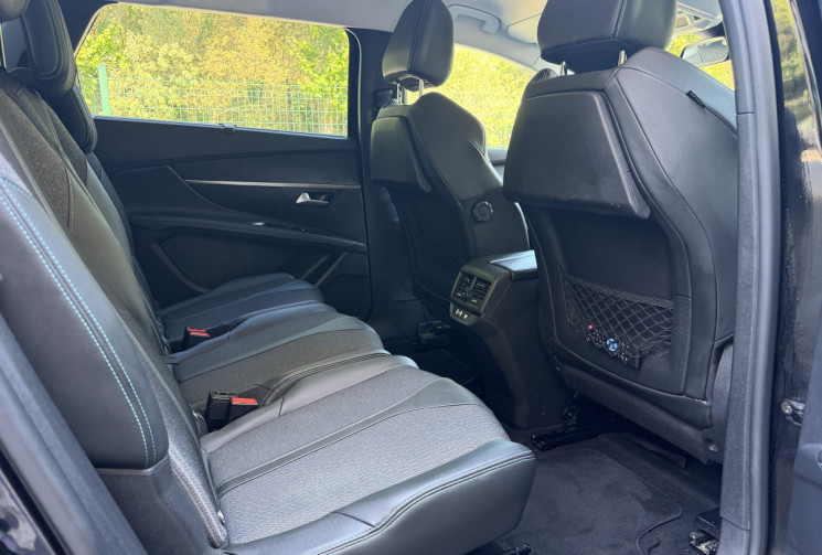 Peugeot 5008 1.2 THP 130 EAT8  Allure 7 Places / CarPlay / Caméra de recul / FULL Entretien Suivi