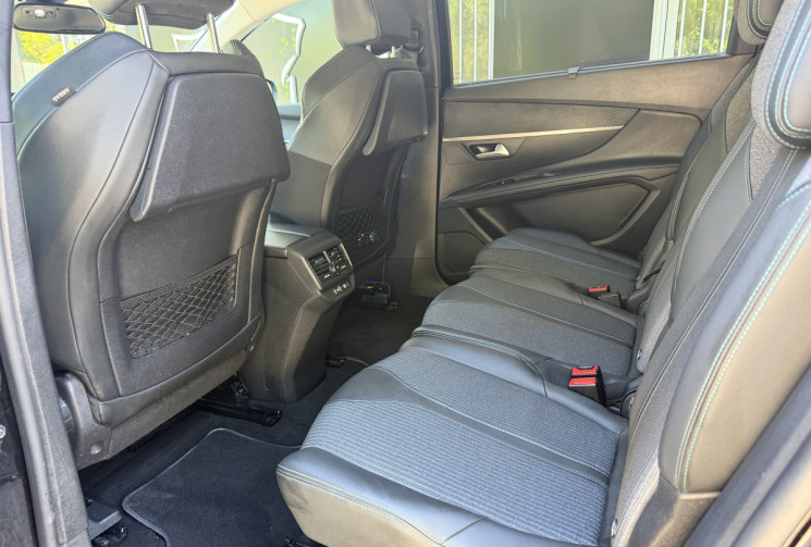 Peugeot 5008 1.2 THP 130 EAT8  Allure 7 Places / CarPlay / Caméra de recul / FULL Entretien Suivi