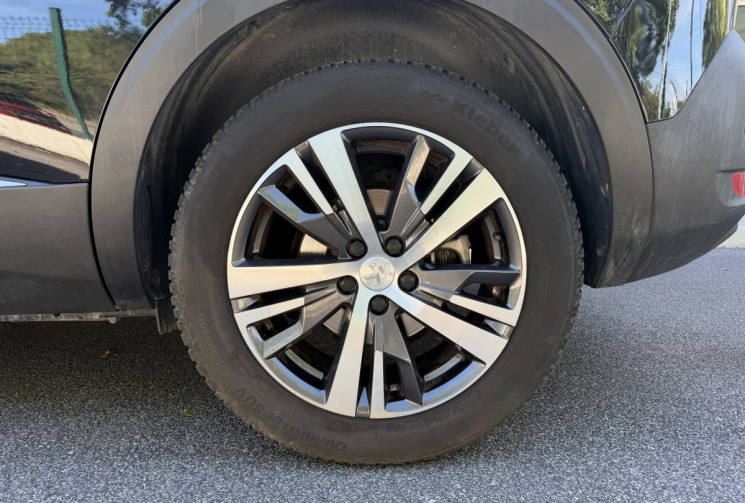 Peugeot 5008 1.2 THP 130 EAT8  Allure 7 Places / CarPlay / Caméra de recul / FULL Entretien Suivi