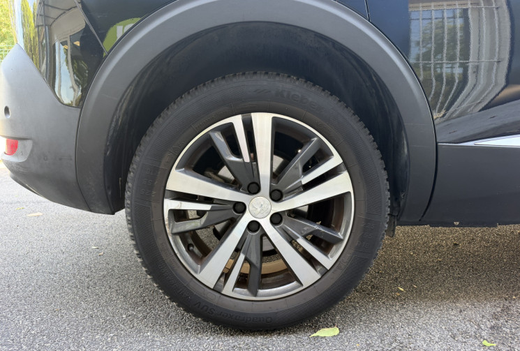 Peugeot 5008 1.2 THP 130 EAT8  Allure 7 Places / CarPlay / Caméra de recul / FULL Entretien Suivi