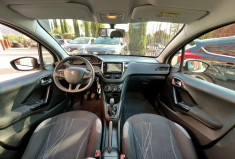 Peugeot 208 1.0 68cv 5P / Clim / GPS /  Petit prix / 124000km / 2014