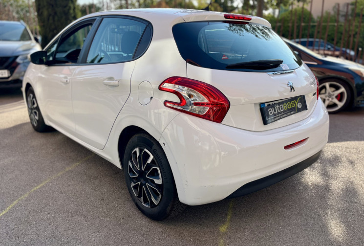 Peugeot 208 1.0 68cv 5P / Clim / GPS /  Petit prix / 124000km / 2014