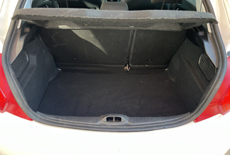 Peugeot 208 1.0 68cv 5P / Clim / GPS /  Petit prix / 124000km / 2014