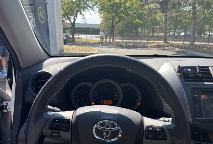 Toyota RAV4 III 2.2 150 D-4D FAP 4WD LIMITED EDITION
