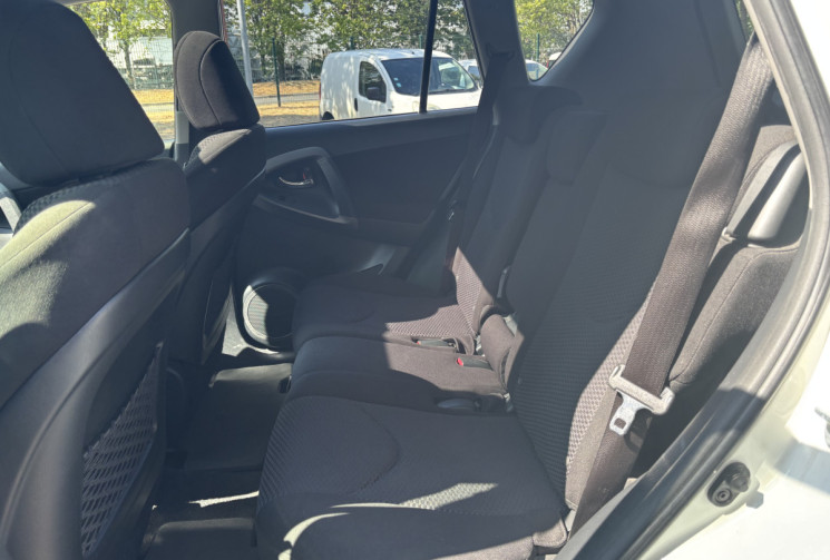Toyota RAV4 III 2.2 150 D-4D FAP 4WD LIMITED EDITION