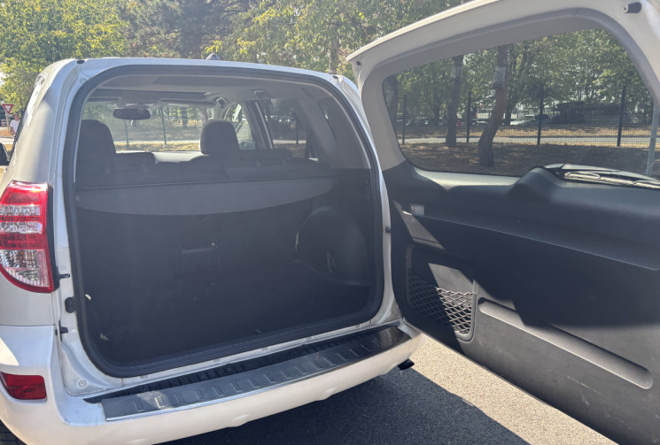 Toyota RAV4 III 2.2 150 D-4D FAP 4WD LIMITED EDITION
